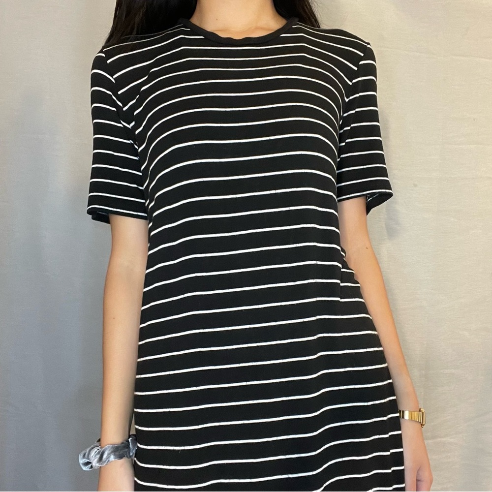 Brandy Melville Luana T-shirt Dress Black and White Stripes